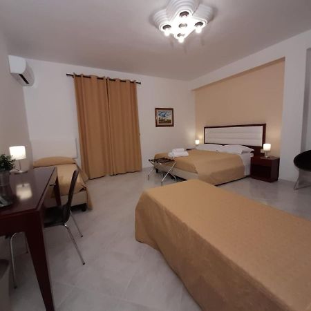 Siracusa Breakfast & Rooms Syracuse ภายนอก รูปภาพ
