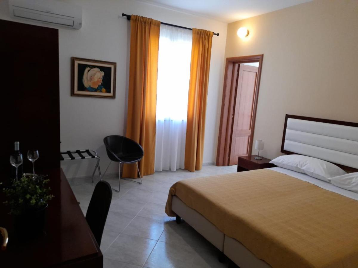 Siracusa Breakfast & Rooms Syracuse ภายนอก รูปภาพ