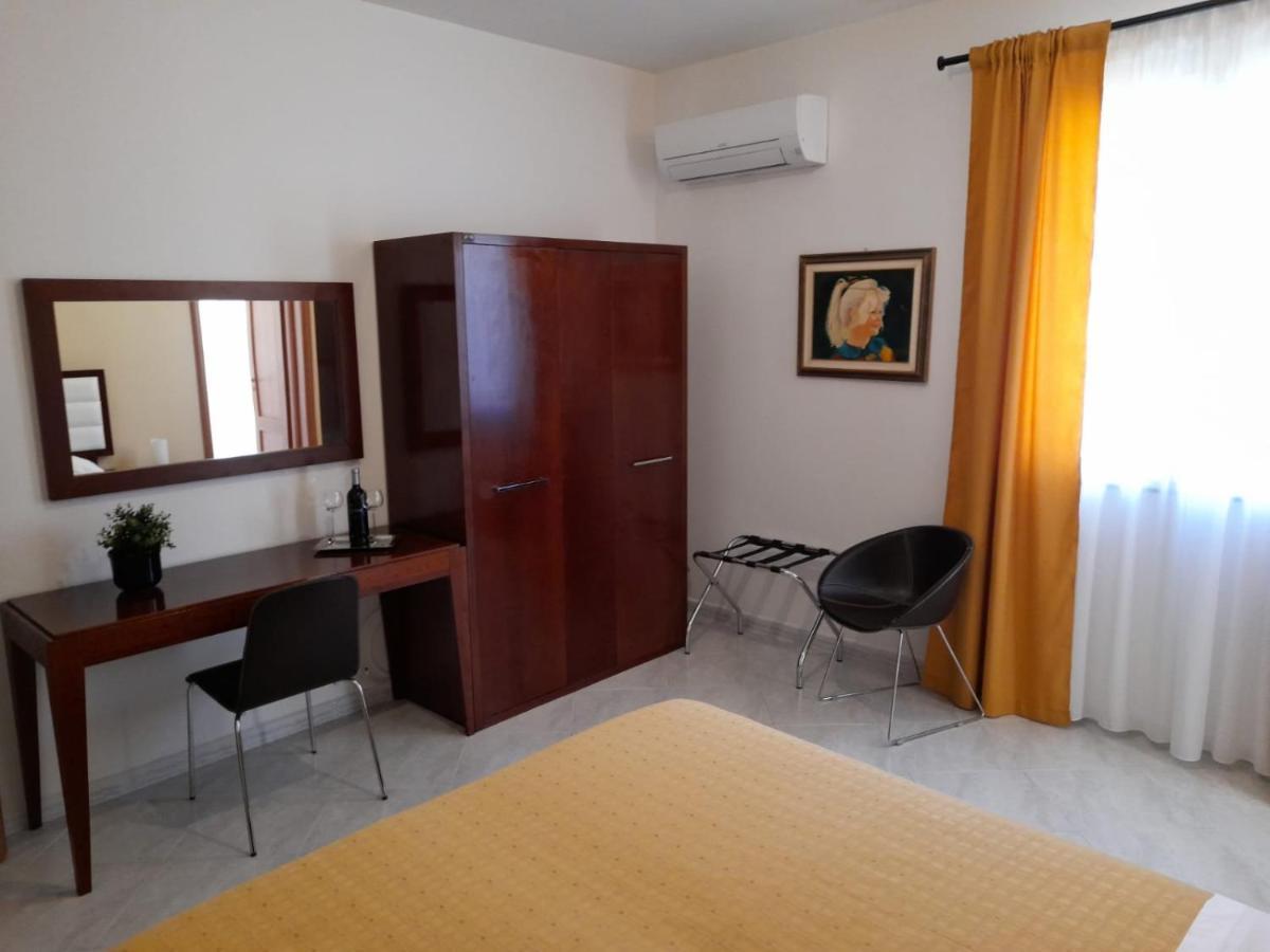 Siracusa Breakfast & Rooms Syracuse ภายนอก รูปภาพ
