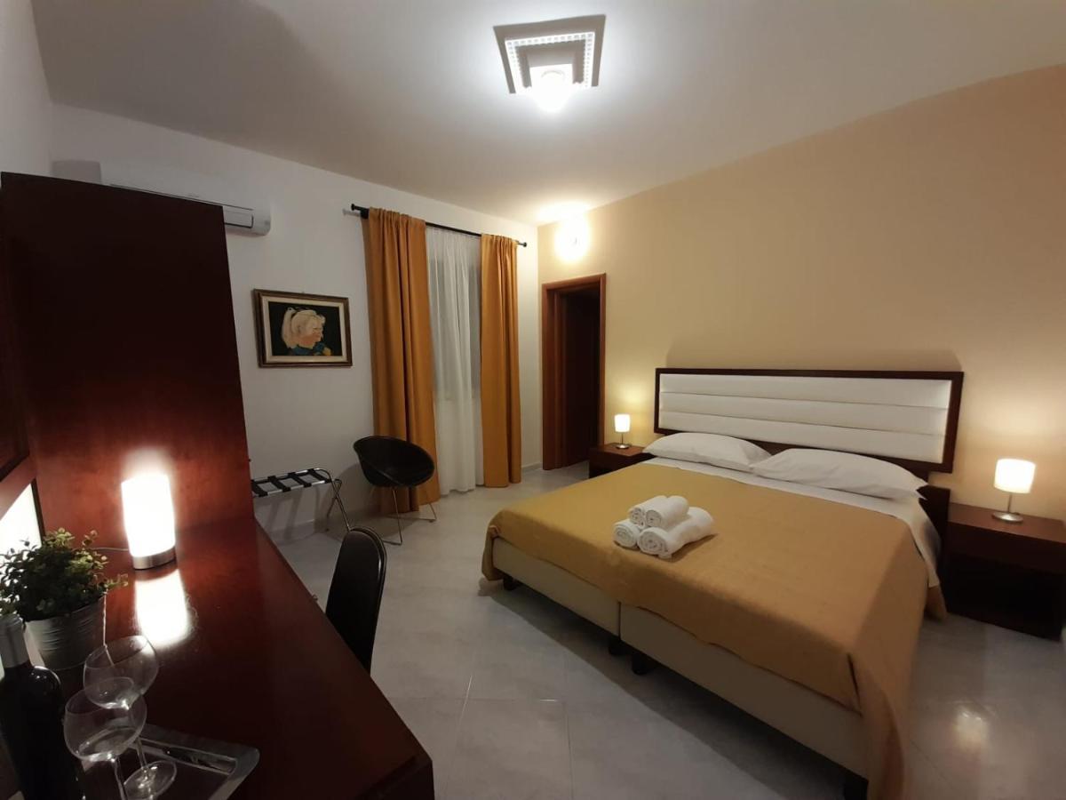 Siracusa Breakfast & Rooms Syracuse ภายนอก รูปภาพ